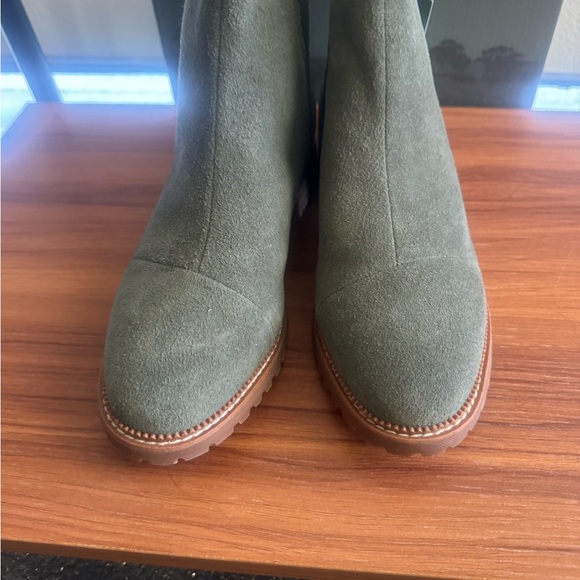 New never worn TOMS Cleo boots - Picture 2 of 6